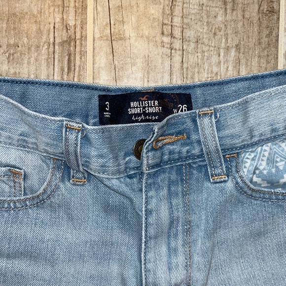 Hollister high rise shorts - Picture 2 of 3